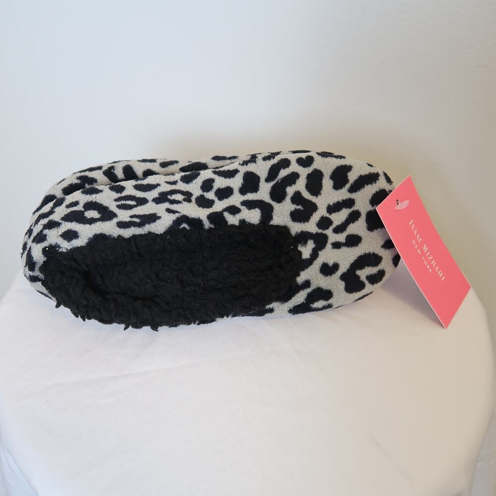 Isaac Mizrahi NWT grey and black leopard print fuzzy slippers Small